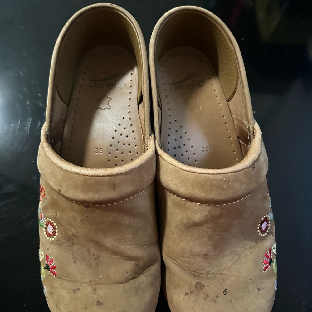 Embroidered Clogs - Picture 5 of 7